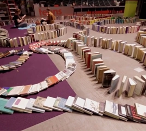 Интересна домино низа од книги