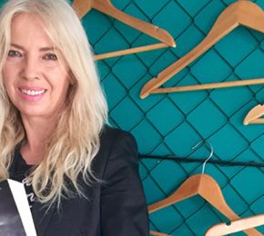 Опијанета од мирисот на книгата што ја прочитав